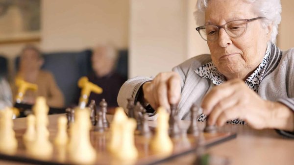 Quelles sont les spécificités d'un investissement dans une résidence avec services pour seniors ?